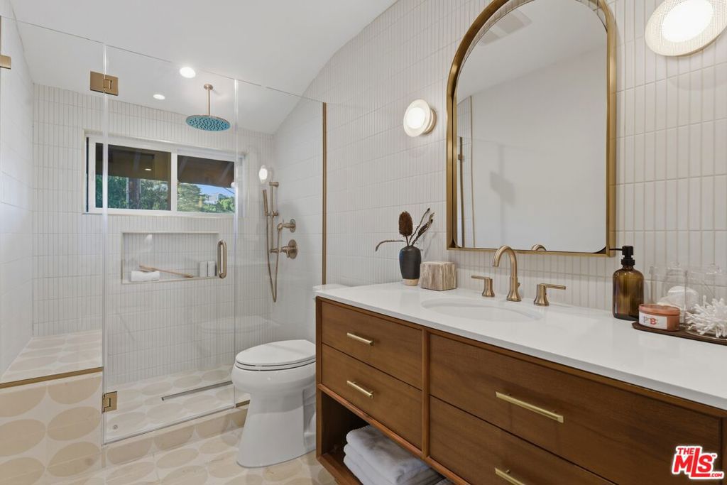 16708 Chaplin Avenue Property Photo 35