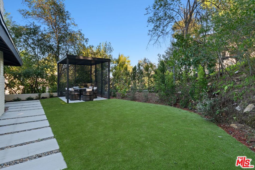 16708 Chaplin Avenue Property Photo 47