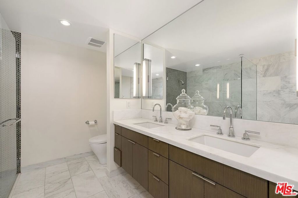 1705 Ocean Ave #107 Property Photo 22