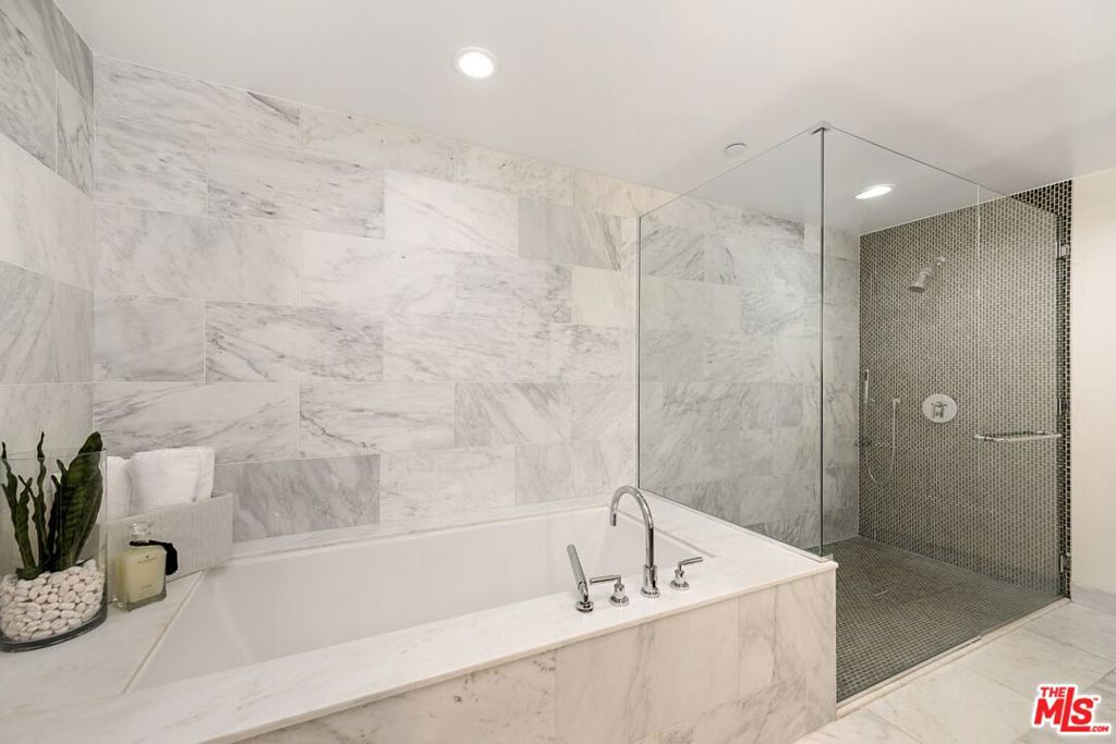 1705 Ocean Ave #107 Property Photo 23