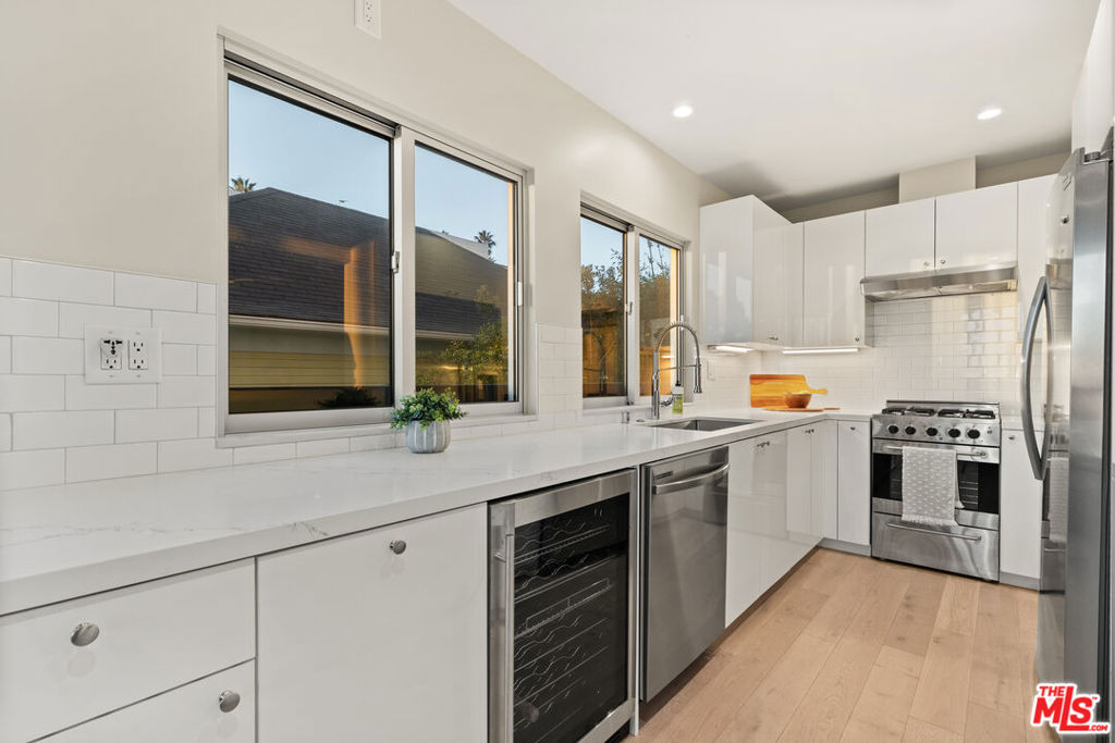 2221 Ocean Avenue 101 Property Photo 11