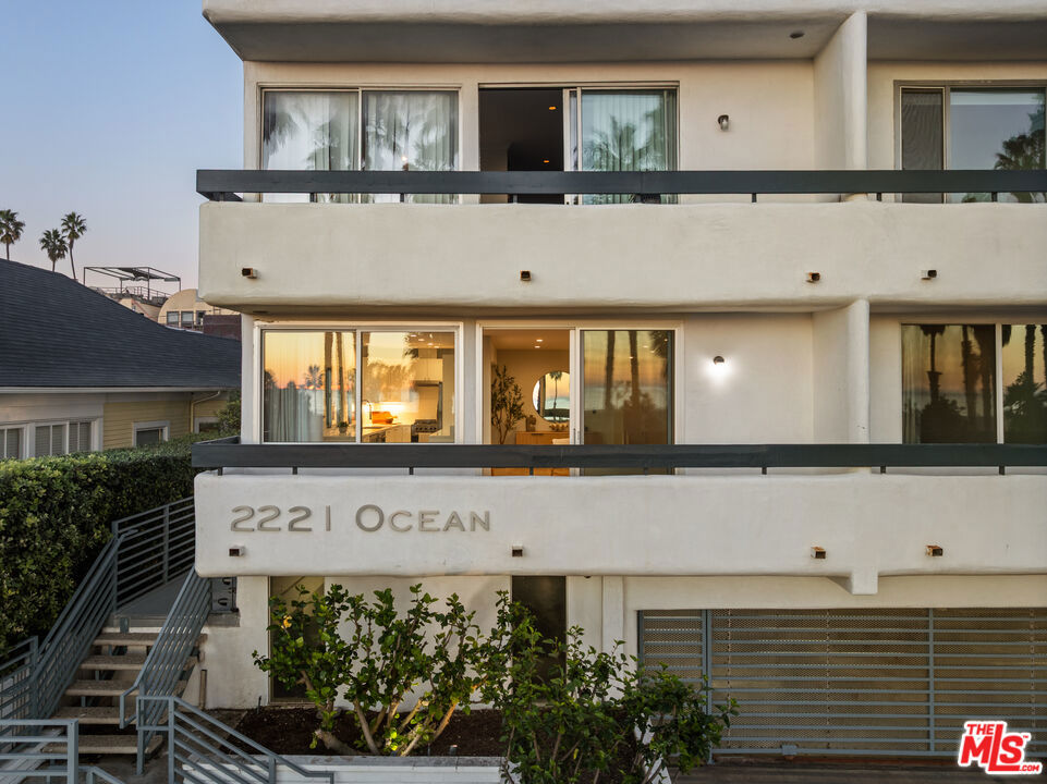 2221 Ocean Avenue 101 Property Photo 20