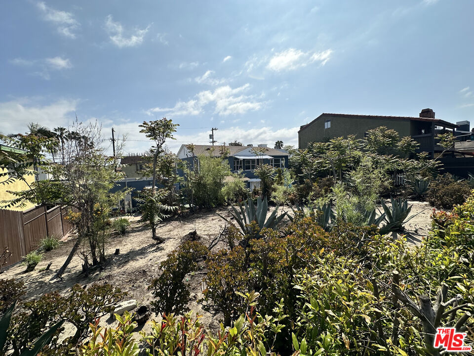 2712 Pacific Avenue Property Photo 8
