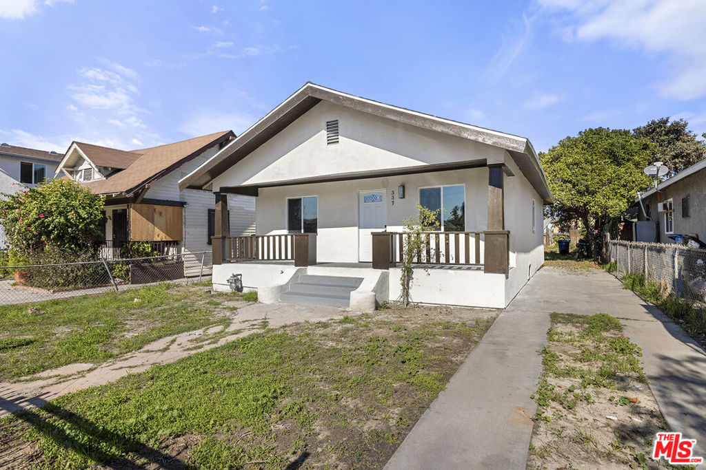 337 E 60th Street Property Photo 1