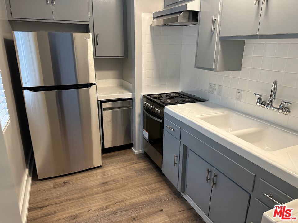 137 N Myrtle Avenue Property Photo 4