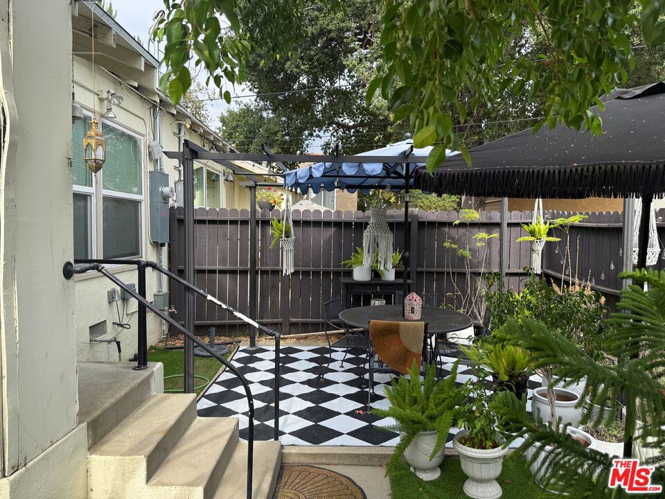 137 N Myrtle Avenue Property Photo 8