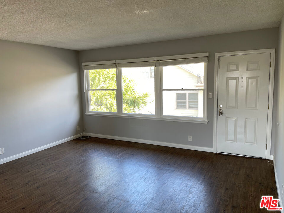 137 N Myrtle Avenue Property Photo 16