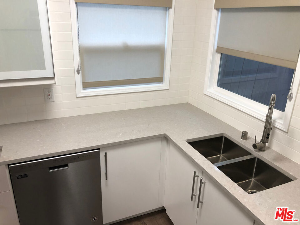 137 N Myrtle Avenue Property Photo 20