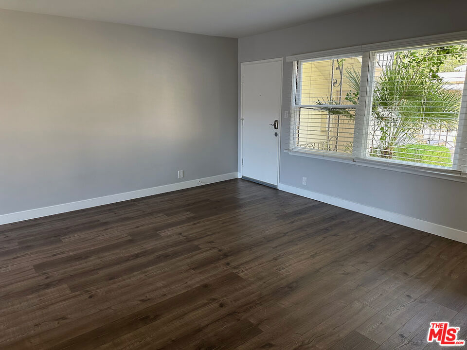 137 N Myrtle Avenue Property Photo 23