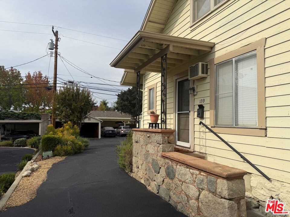 137 N Myrtle Avenue Property Photo 33