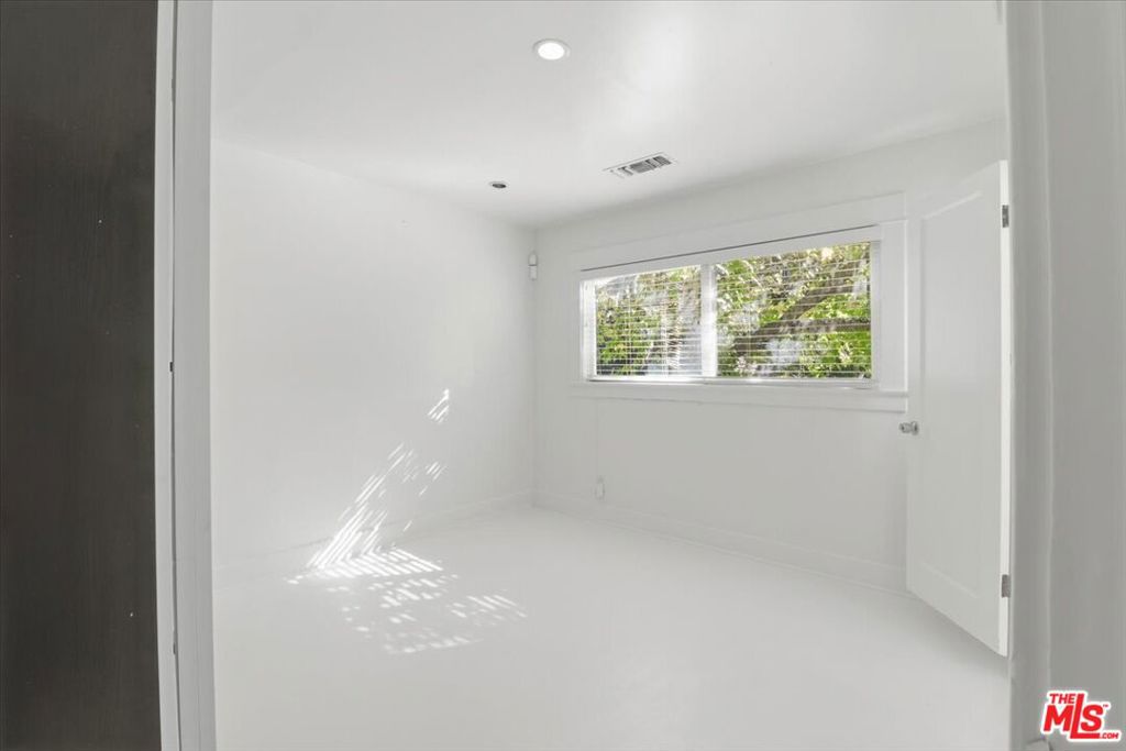 109 Dudley Avenue Property Photo 11