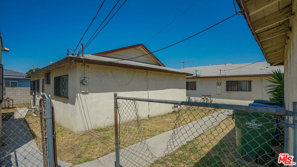 3847 W 110th Street Property Photo 6