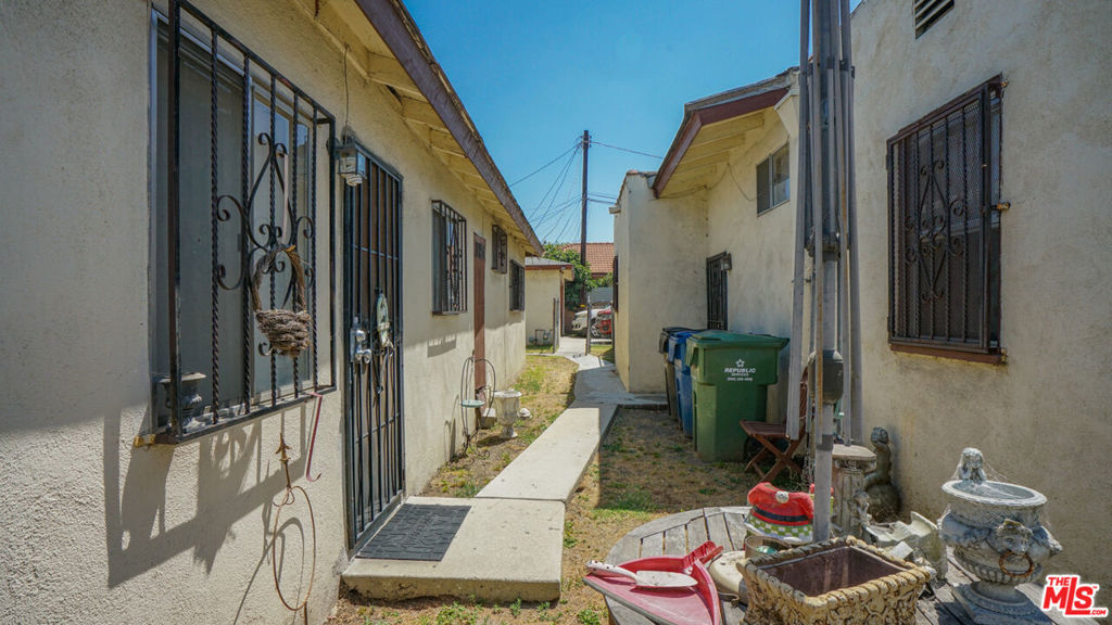 3847 W 110th Street Property Photo 10