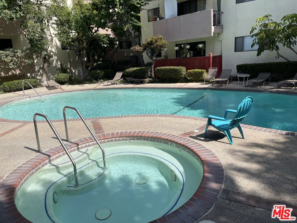 5000 S Centinela Avenue 236 Property Photo 3