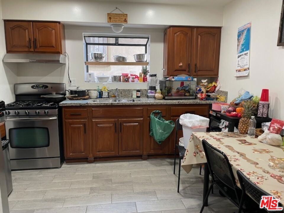 524 N Cummings Street Property Photo 11