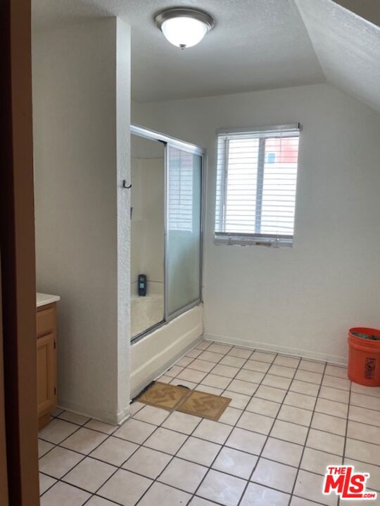 524 N Cummings Street Property Photo 13