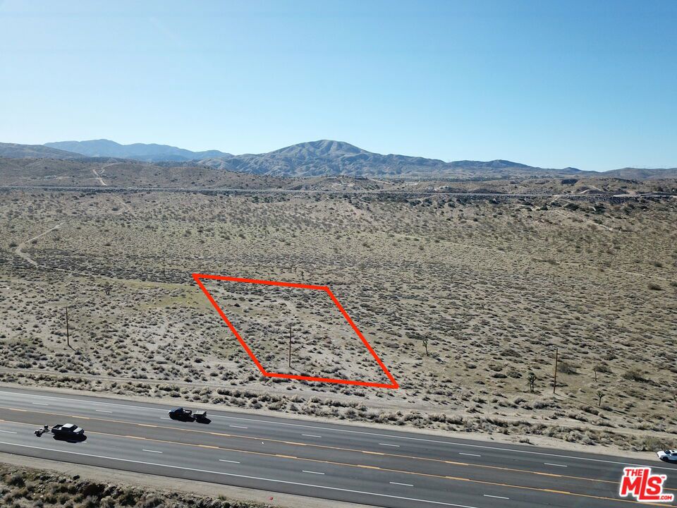 6298 Pearblossom Highway Property Photo 1