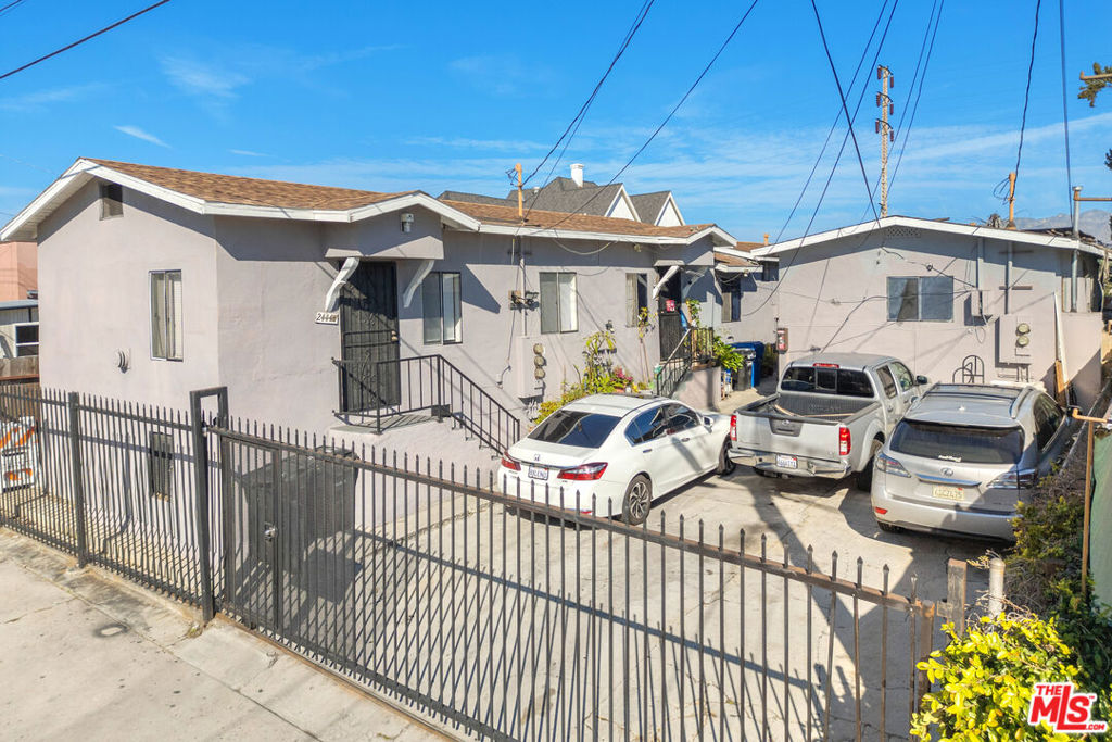 2440 Wabash Avenue Property Photo 3