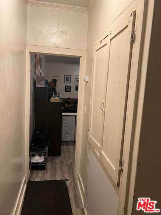 4911 S Normandie Avenue Property Photo 7