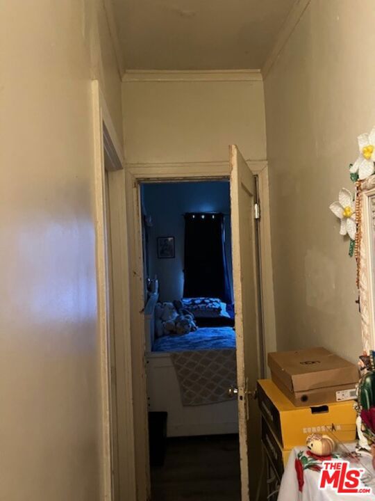 4911 S Normandie Avenue Property Photo 10