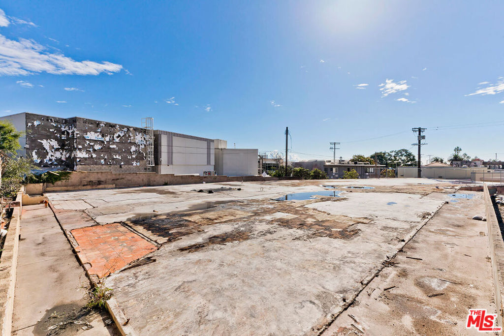 15330 Albright Street Property Photo 11