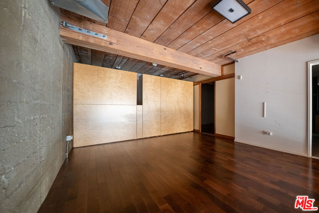 530 S Hewitt Street 147 Property Photo 6