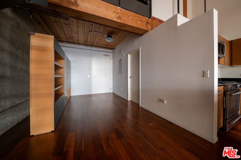 530 S Hewitt Street 147 Property Photo 8