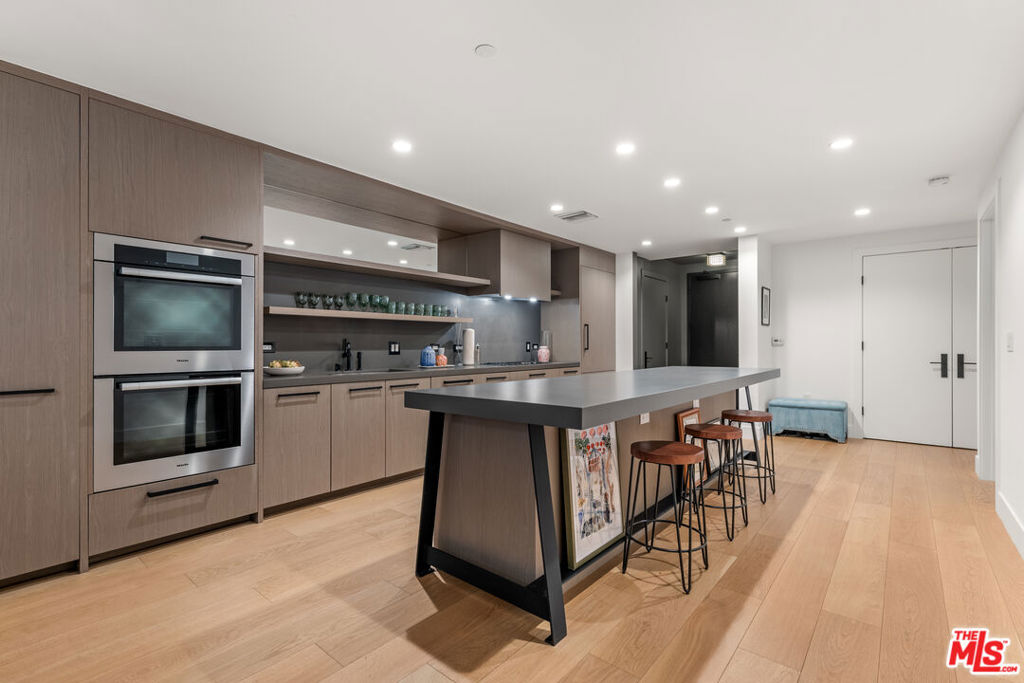 10777 Wilshire Boulevard 201 Property Photo 1