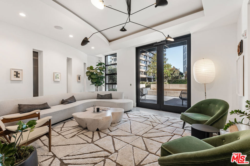 10777 Wilshire Boulevard 201 Property Photo 15