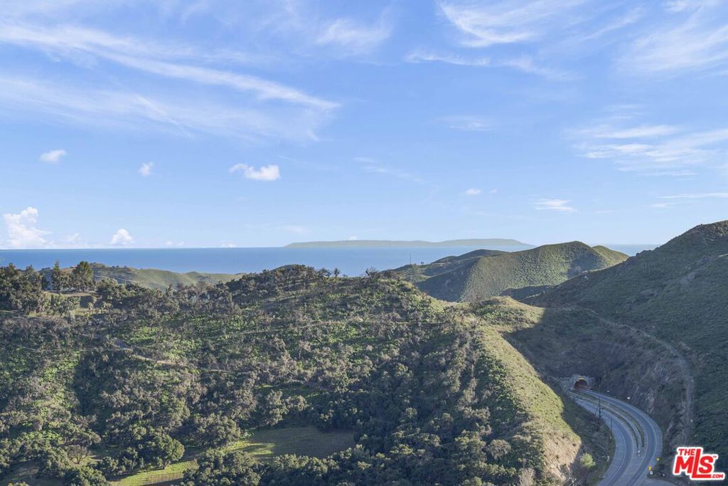 1100 Kanan Dume Road Property Photo 12