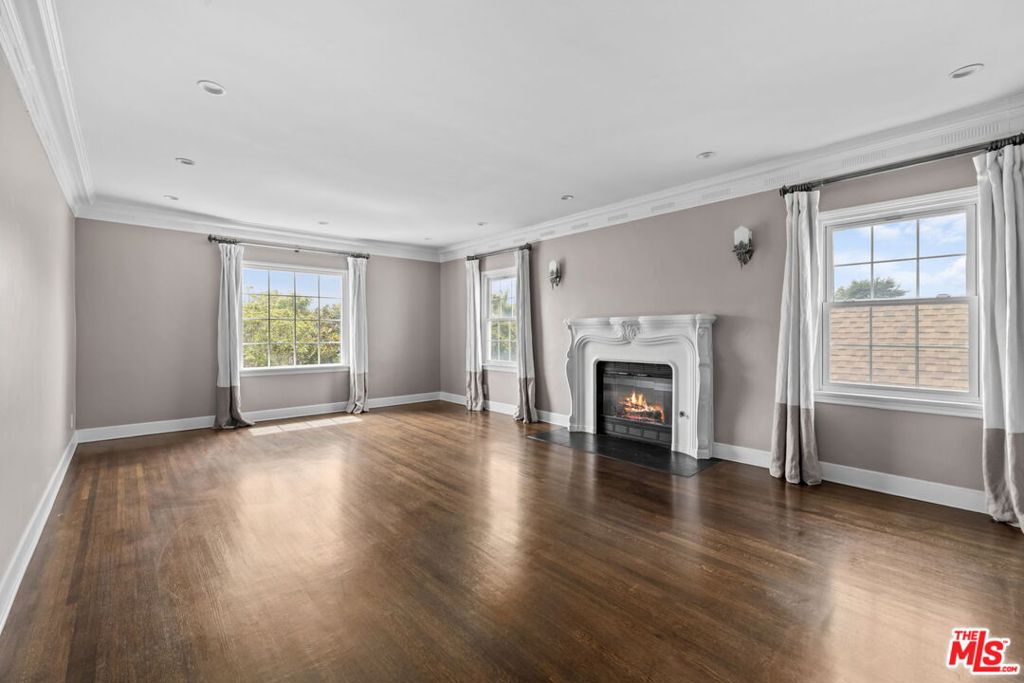 1307 S Rimpau Boulevard Property Photo 3