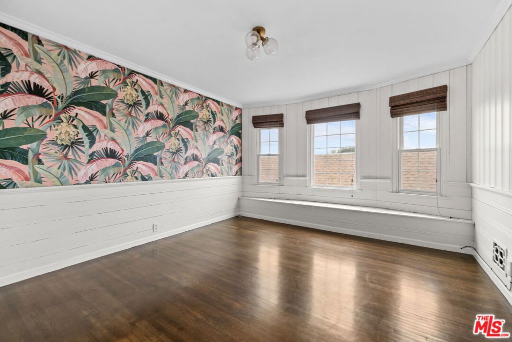 1307 S Rimpau Boulevard Property Photo 11