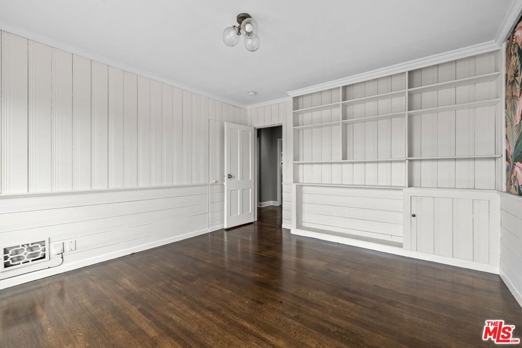 1307 S Rimpau Boulevard Property Photo 12