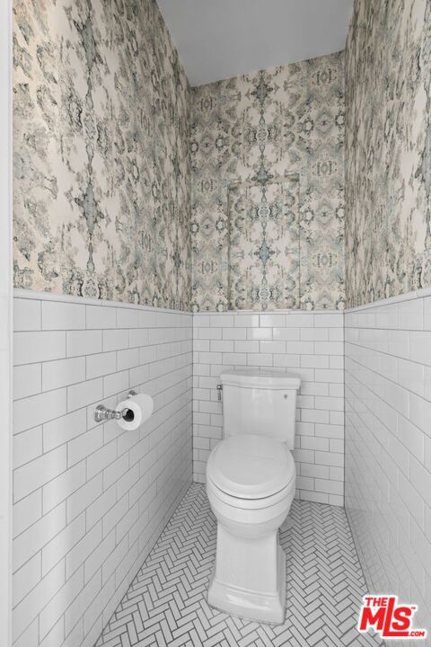 1307 S Rimpau Boulevard Property Photo 14