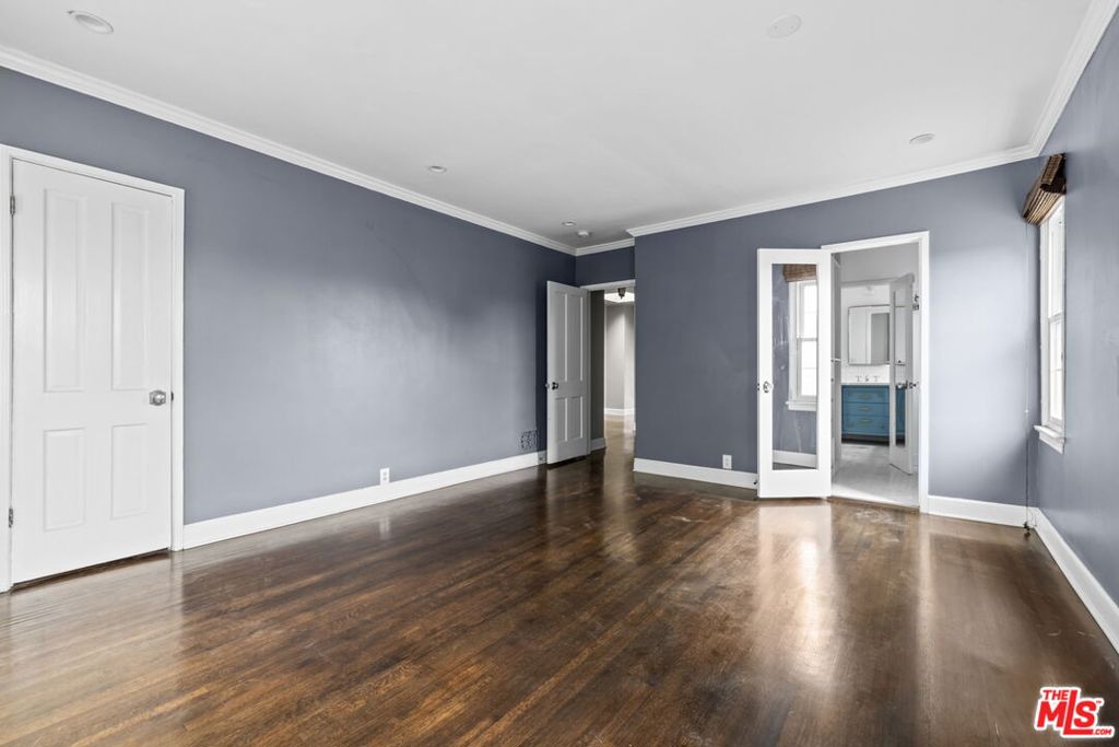 1307 S Rimpau Boulevard Property Photo 15