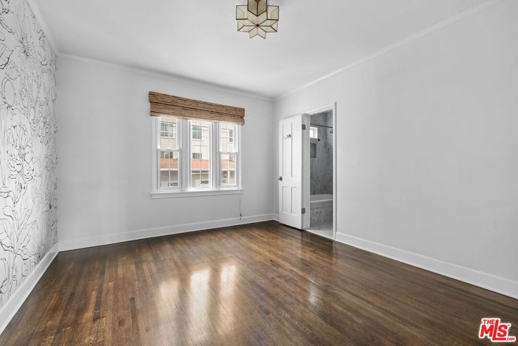 1307 S Rimpau Boulevard Property Photo 17