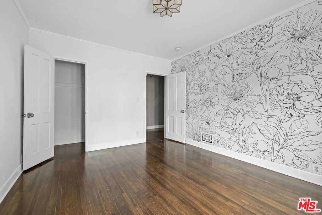 1307 S Rimpau Boulevard Property Photo 18