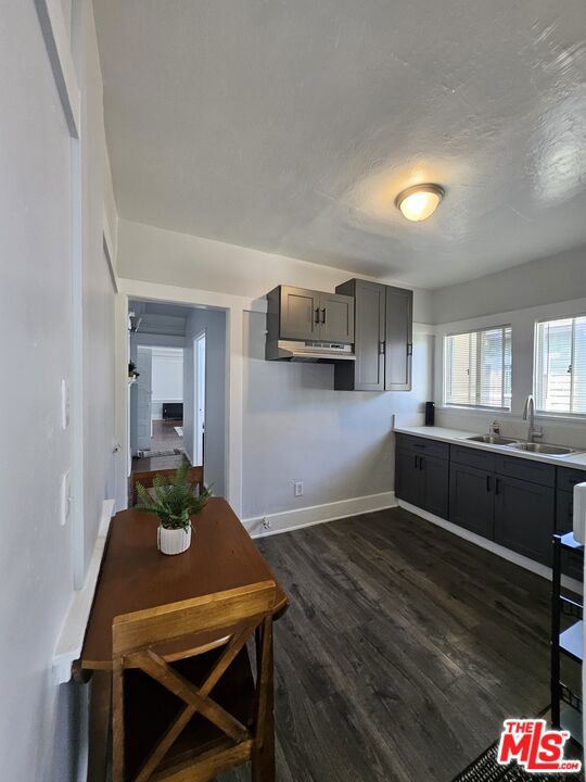 2932 1/2 S Normandie Avenue 2932 1/2 Property Photo 7