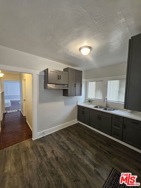 2932 1/2 S Normandie Avenue 2932 1/2 Property Photo 9