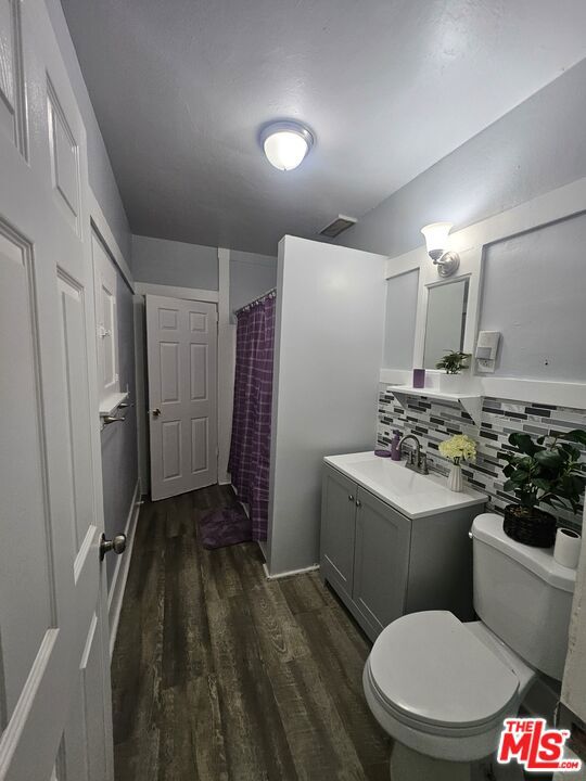 2932 1/2 S Normandie Avenue 2932 1/2 Property Photo 11