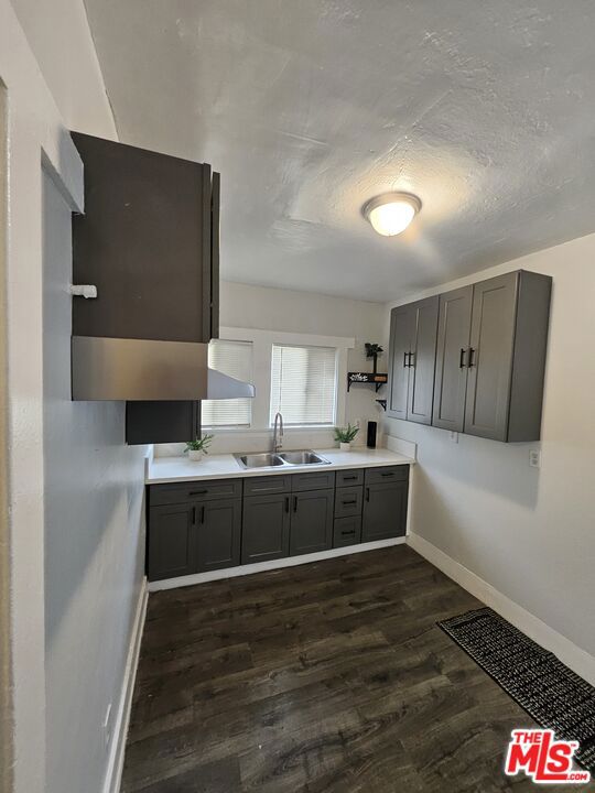 2932 1/2 S Normandie Avenue 2932 1/2 Property Photo 18
