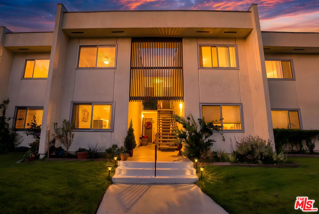 11813 Runnymede 47 Property Photo 6