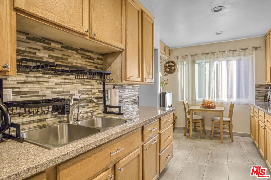 11813 Runnymede 47 Property Photo 11