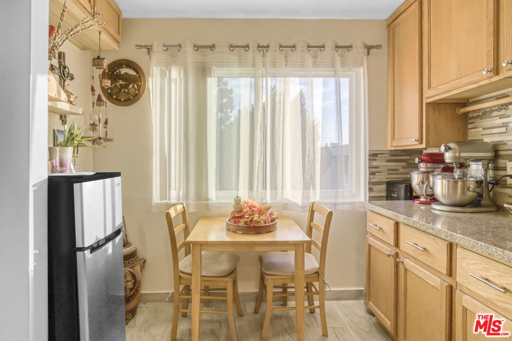 11813 Runnymede 47 Property Photo 12