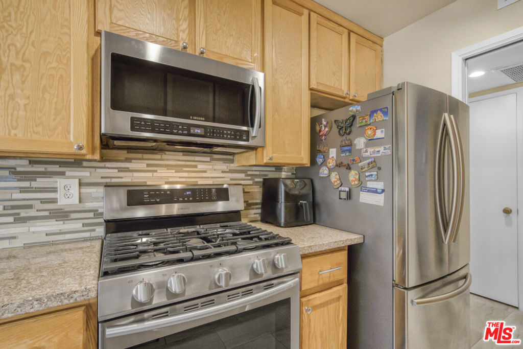 11813 Runnymede 47 Property Photo 13