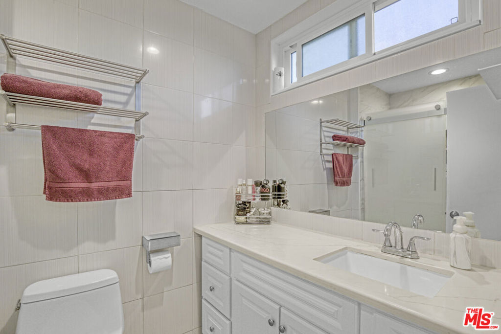 11813 Runnymede 47 Property Photo 16