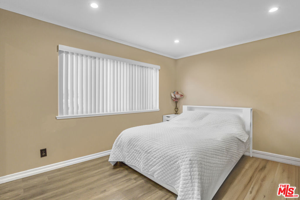 11813 Runnymede 47 Property Photo 18