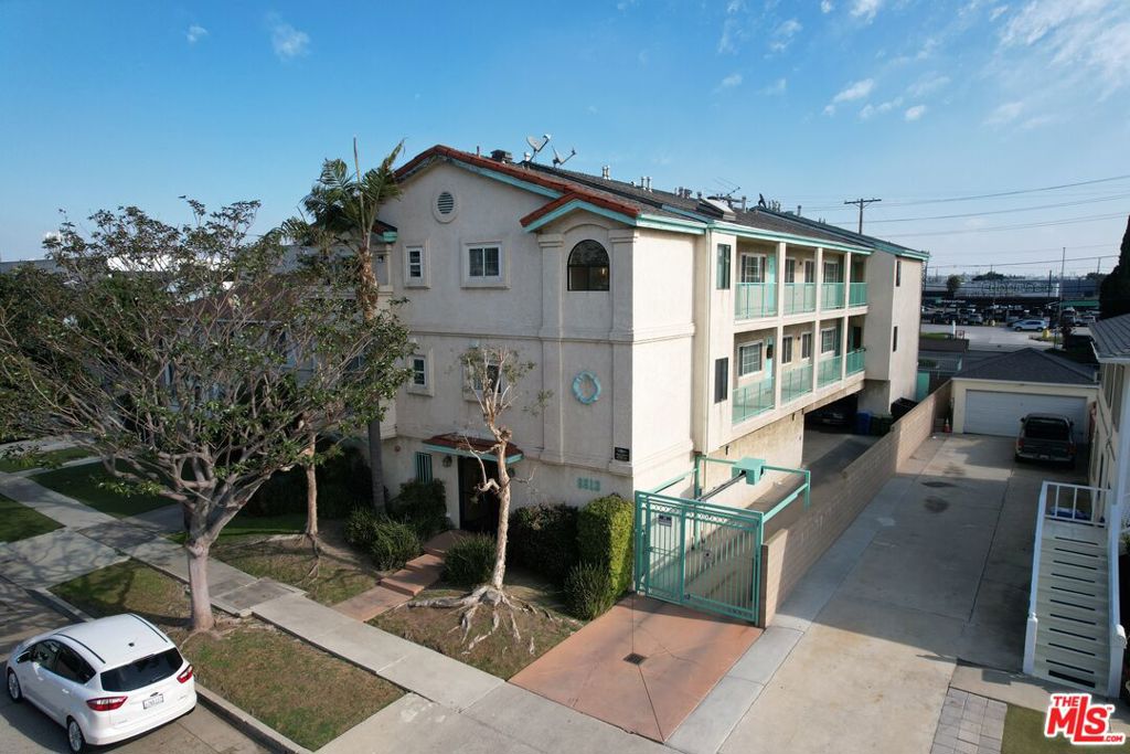 8812 Reading Avenue Property Photo 1