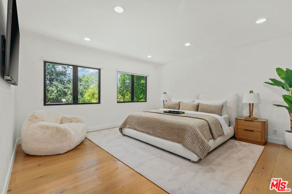 17045 Otsego Street Property Photo 22