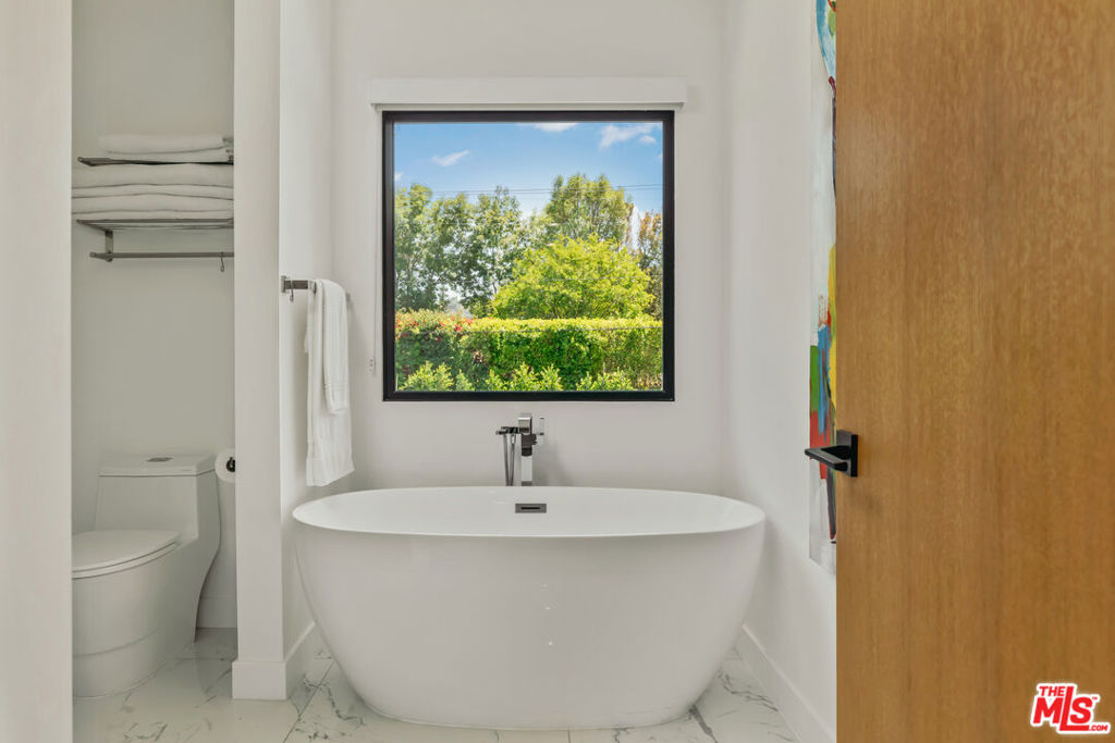 17045 Otsego Street Property Photo 23